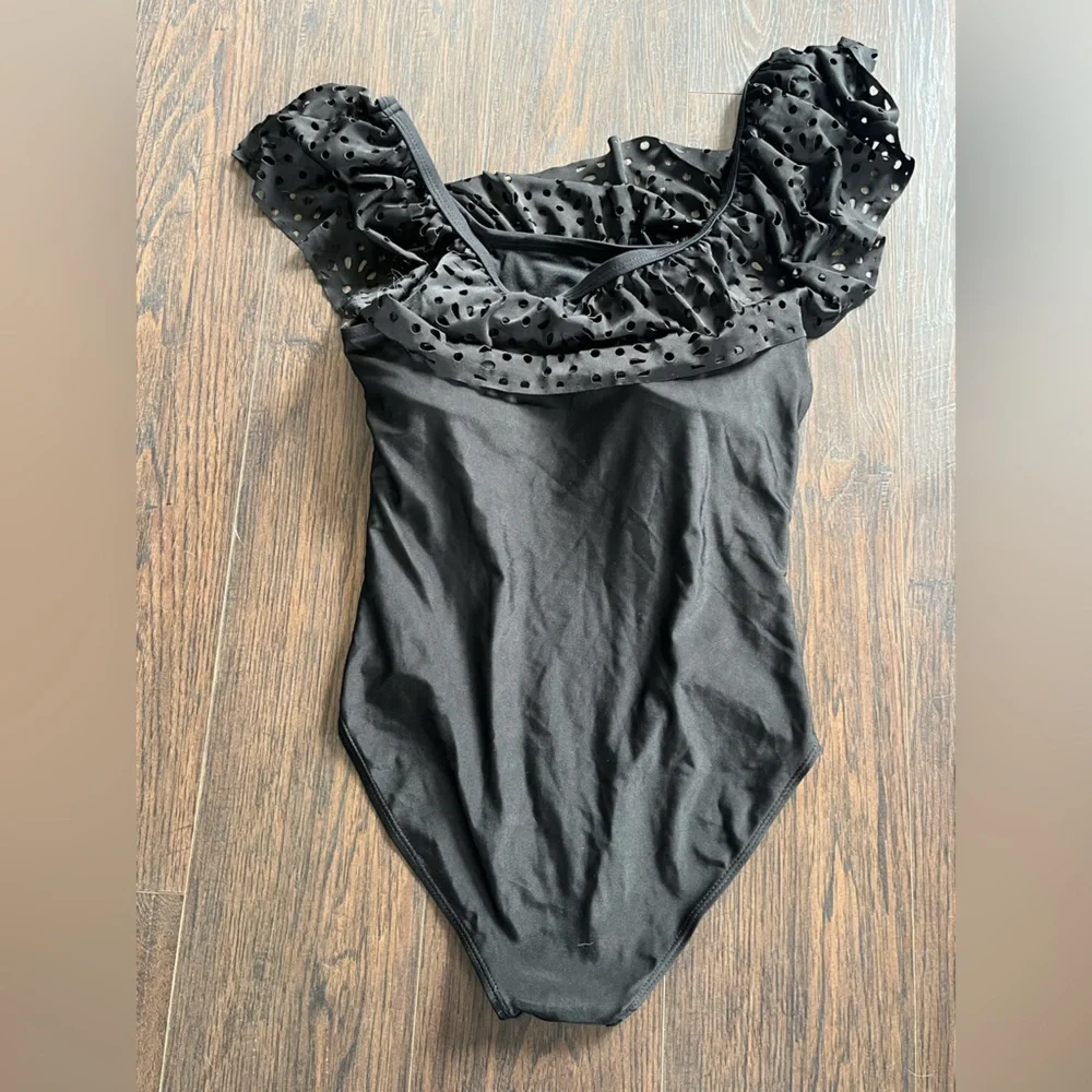 Black Off-Shoulder Ruffled Swimsuit - Picture 2 of 4